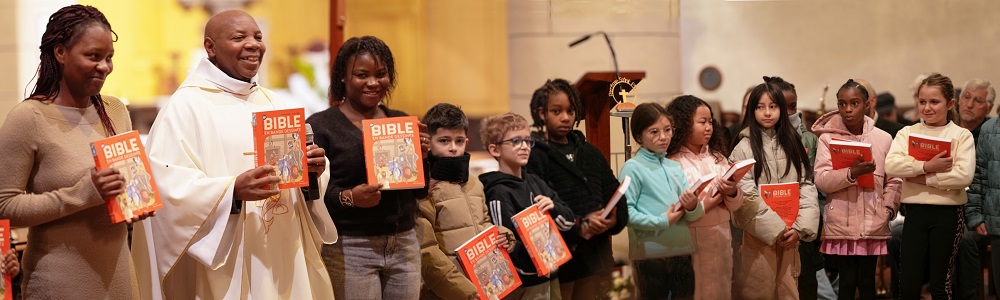 23 novembre 2025 bénédiction et remise solennelle de la Bible aux enfants de CE et CM1 de La Ville du Boisphoto Laurent Pham Van